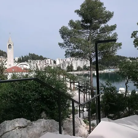 Roberto Apartment